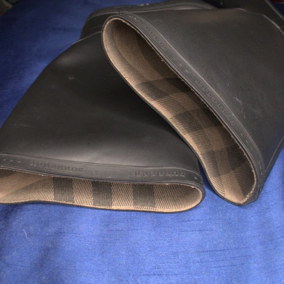 Leather Burberry Rain Boots Lined with Fabric Signature Checker Design Sz. 11 - Picture 4 of 6